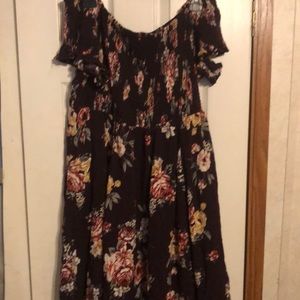 Torrid burgundy off shoulder floral dress size 4